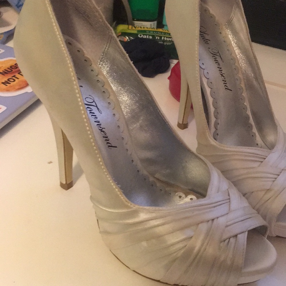 LULU TOWNSEND IVORY HIGH HEELS